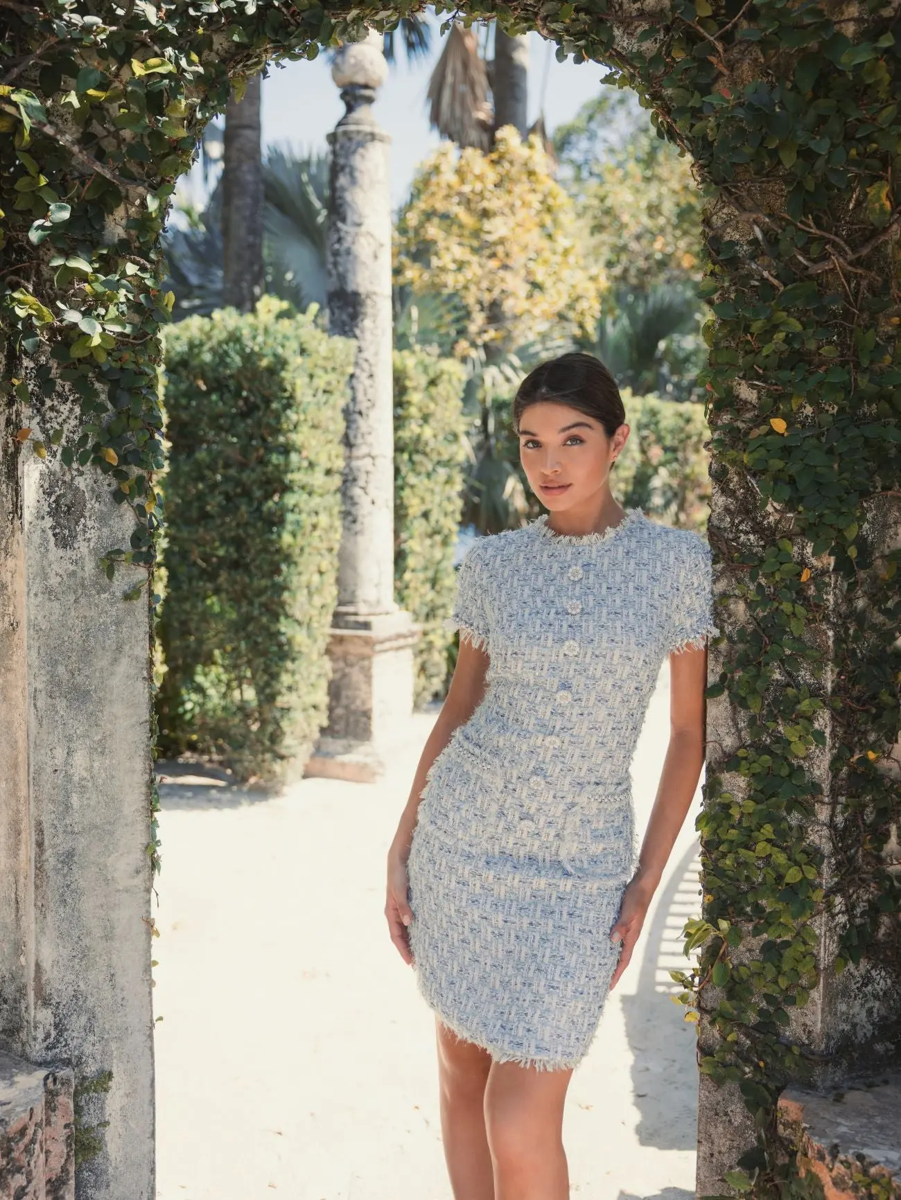 Blue Cap Sleeve Floral Button Detail Shift Dress - Image 4