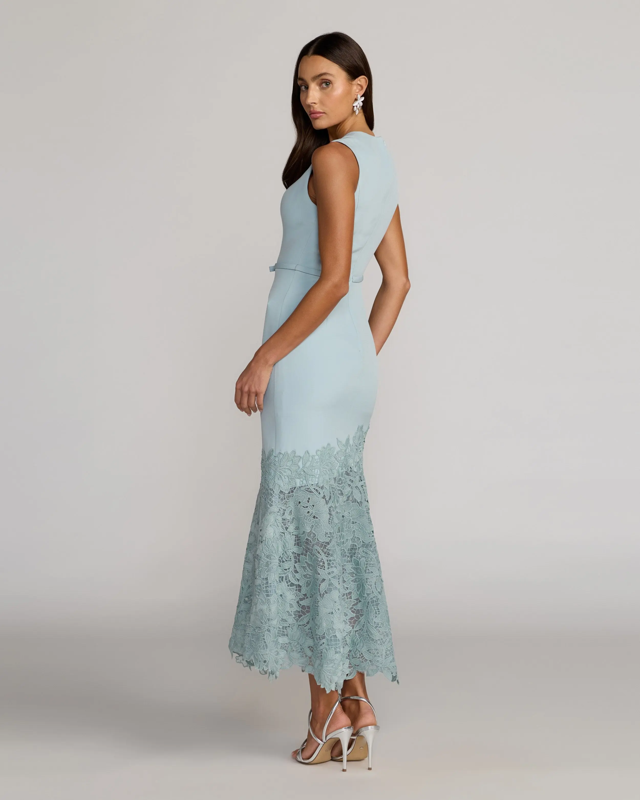 Blue Embroidered Hem Sleeveless Midi Dress with Bow - Image 4