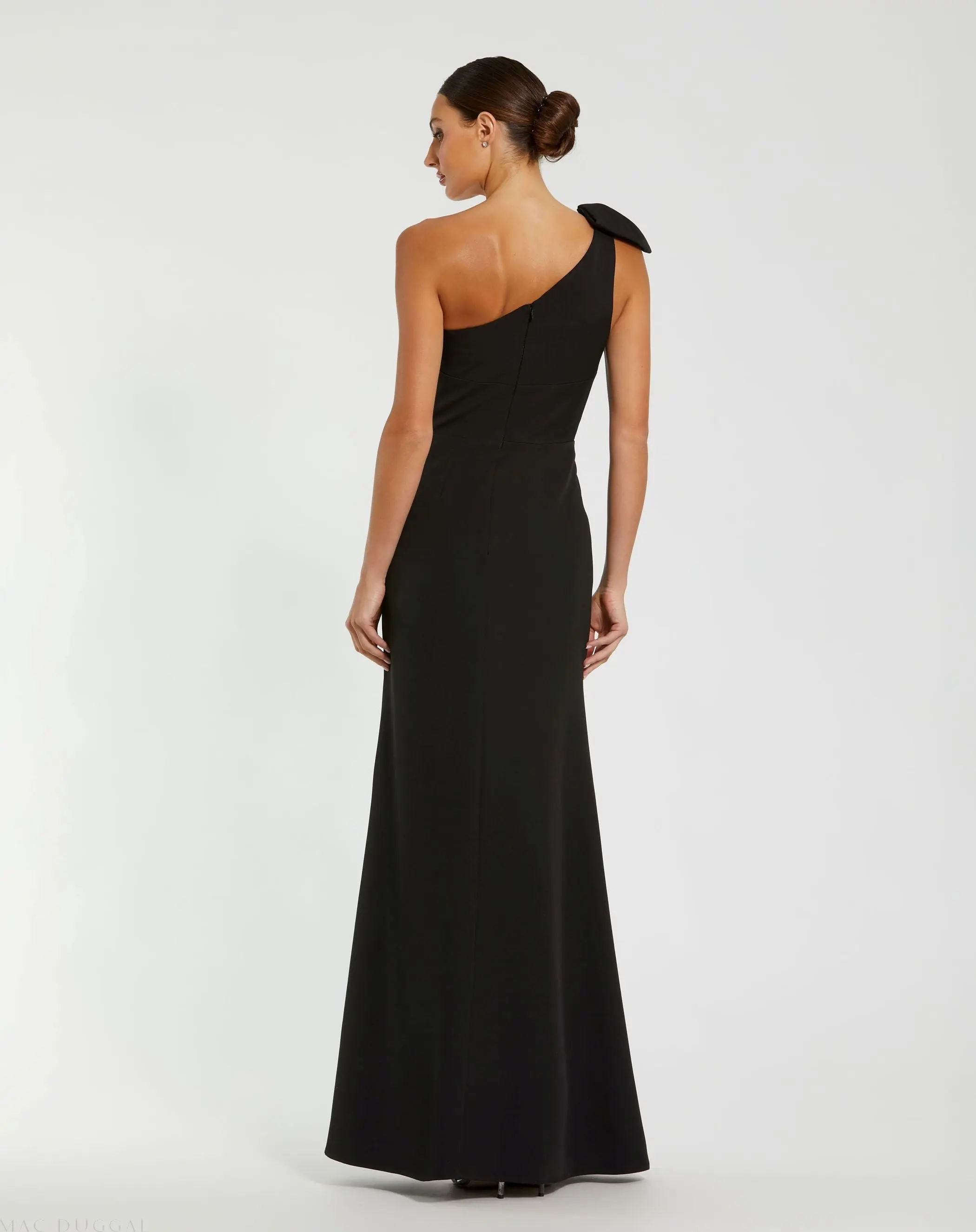 Black Crepe One Shoulder Fitted Evening Gown With Bow - Image 3