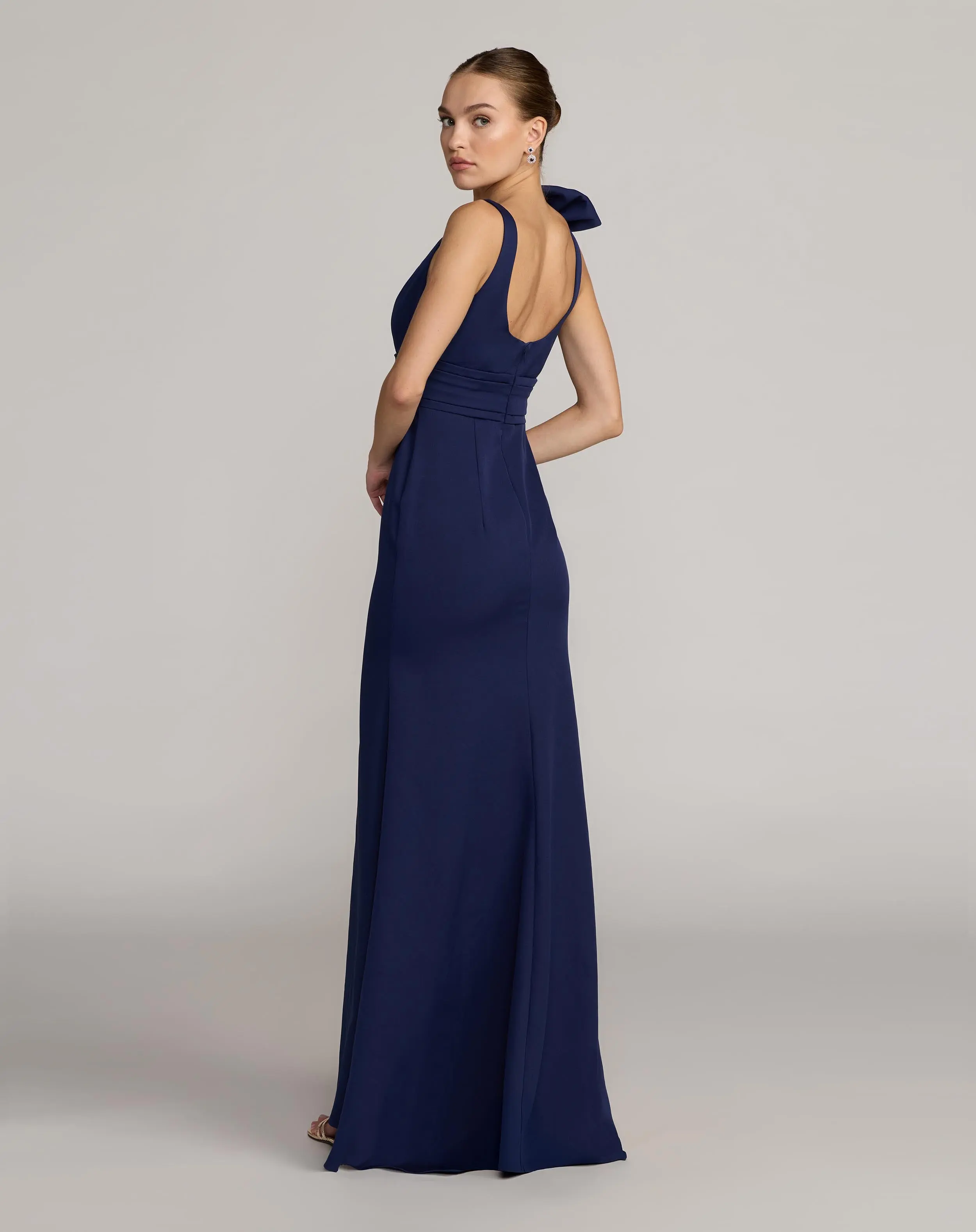 Navy Scoop Neck Trumpet Gown with Bow - Image 4