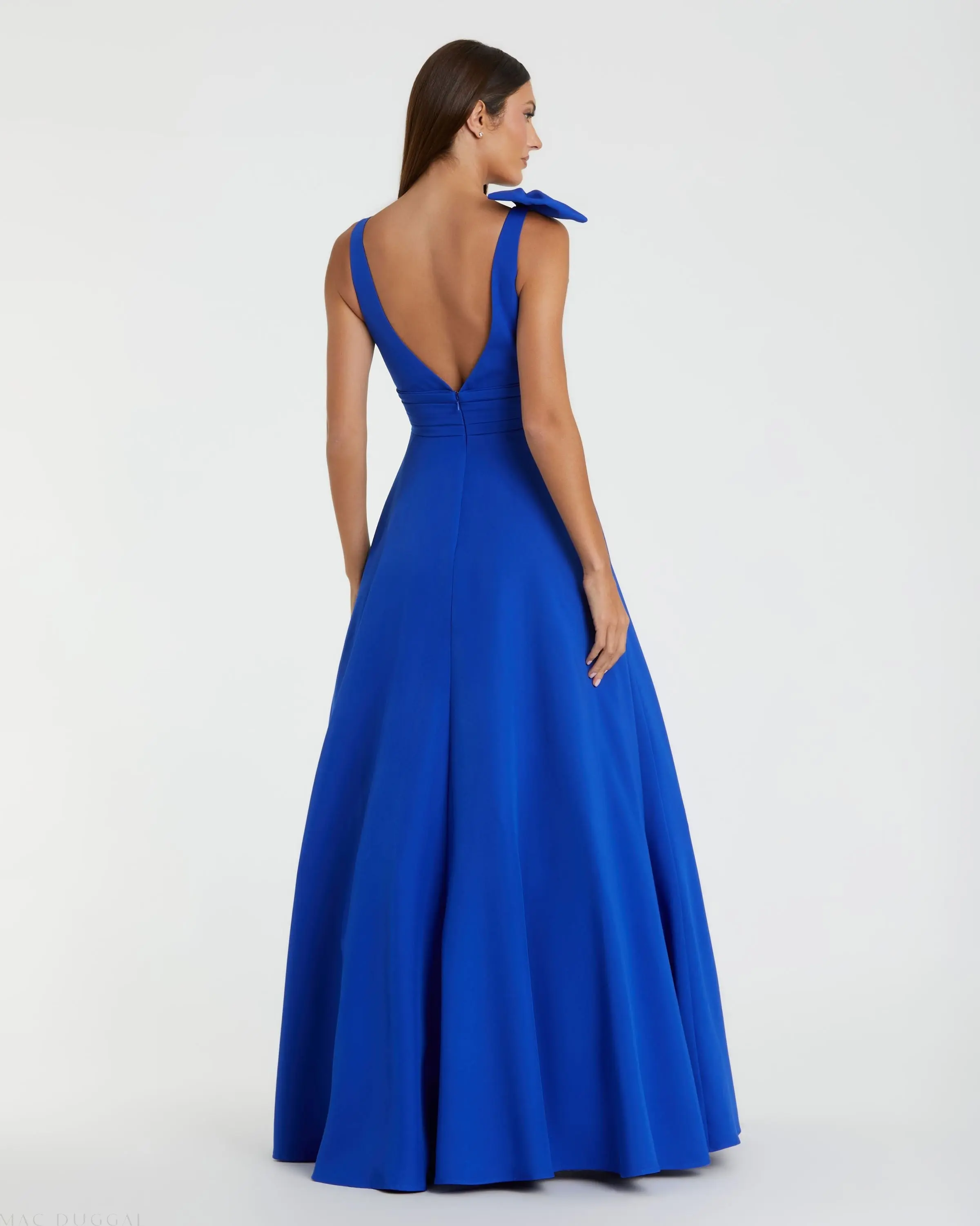Blue Sleeveless Plunge Neck Ball Gown With Bow Detail - Image 3