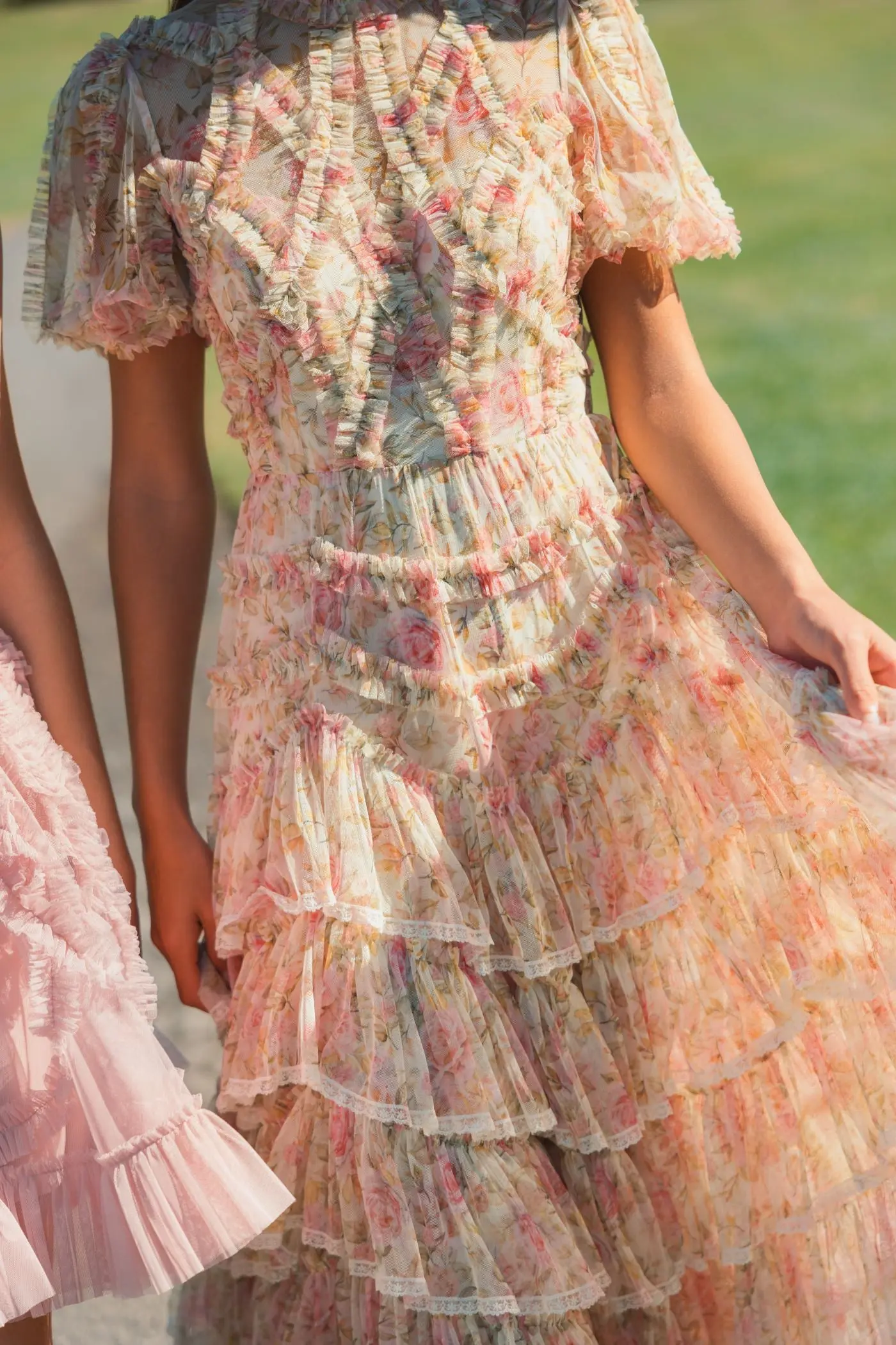 Beige Floral High Neck Midi Dress with Lace Trim - Image 5